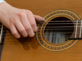 Guitarkoncert
Vært: Peo